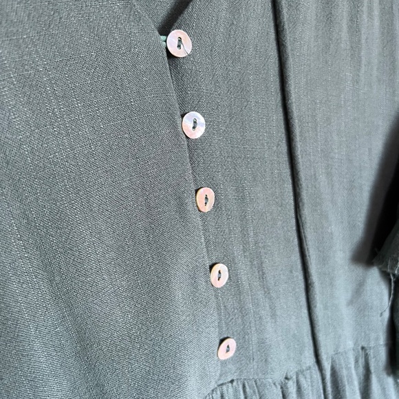 Soft Sage Green Flowy Dress – Size L - Picture 4 of 5